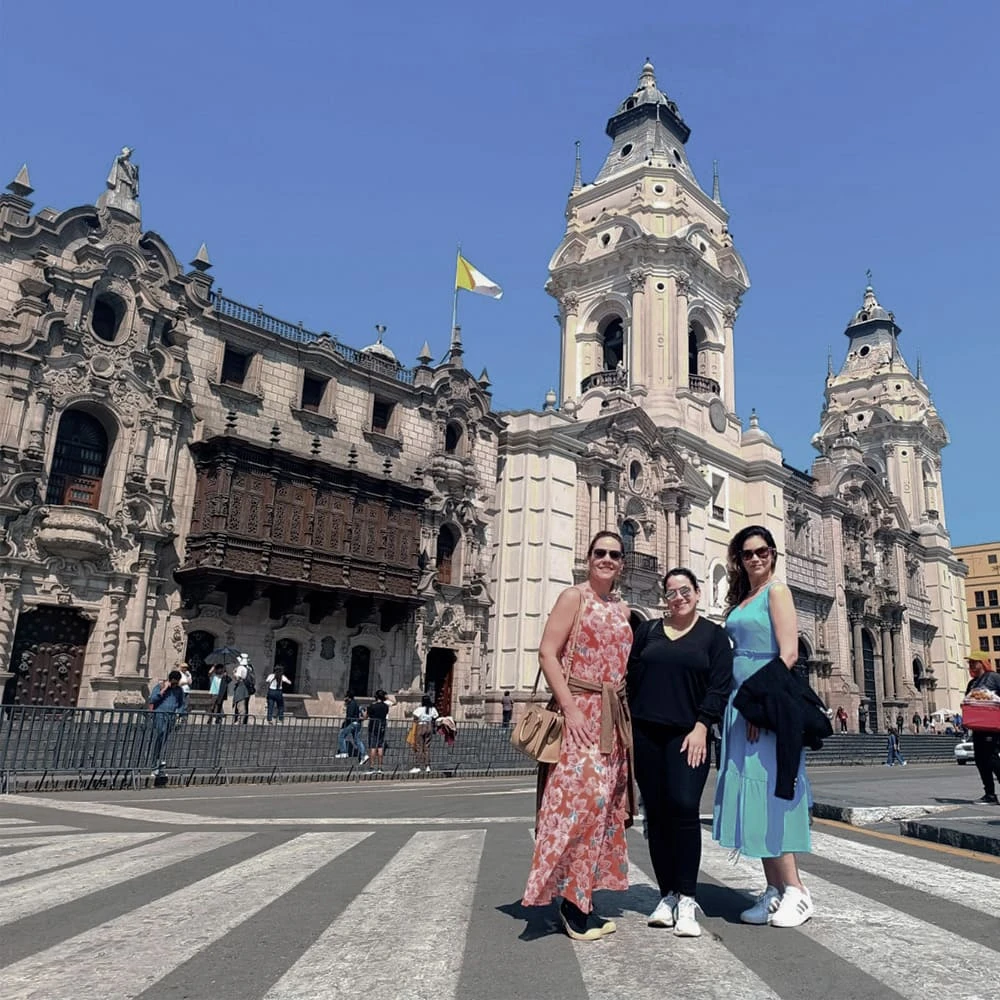 Lima Historic Center & San Francisco Catacombs Tour from Lima Airport