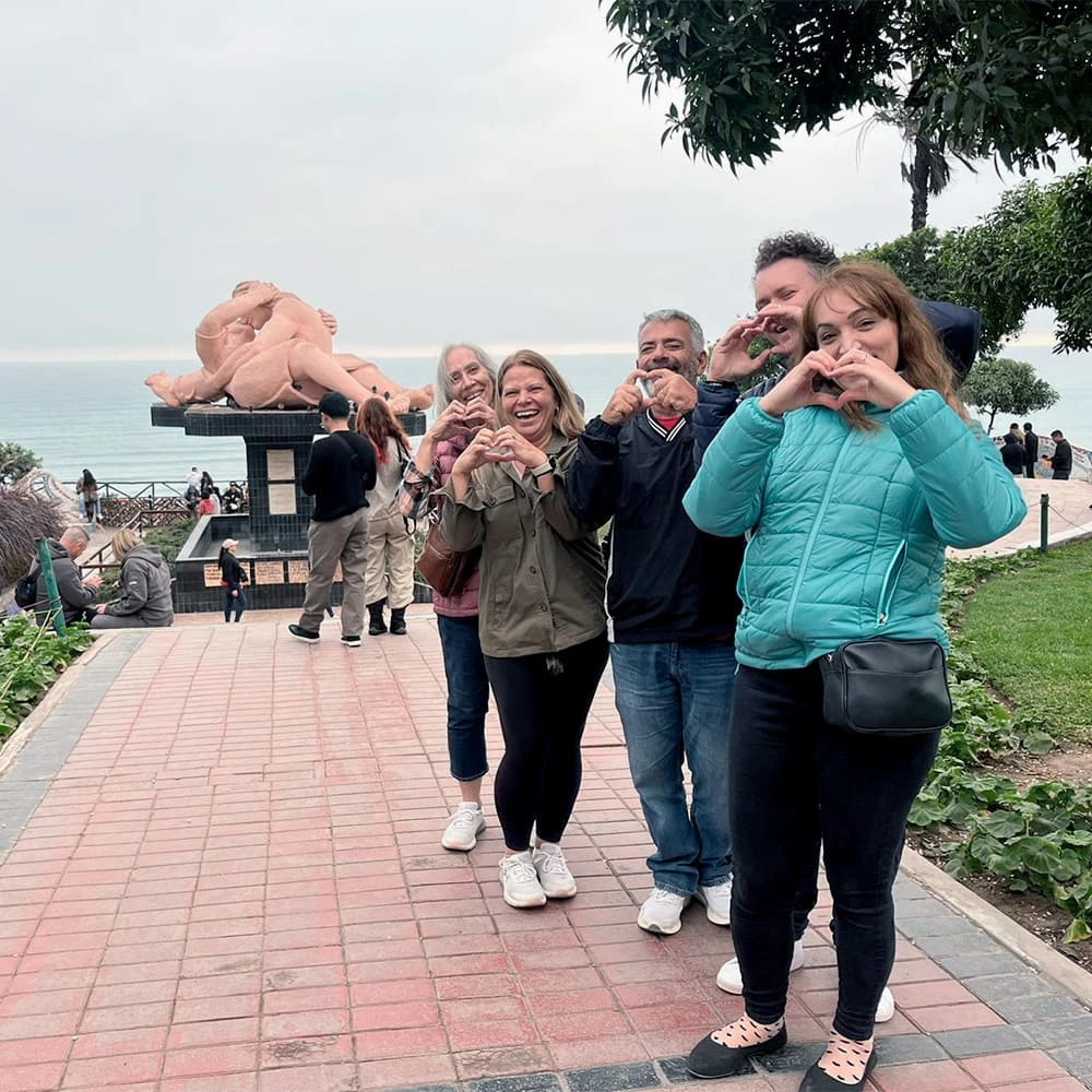 Lima in a Day: Modern & Historic City Tour with Catacombs & Lunch