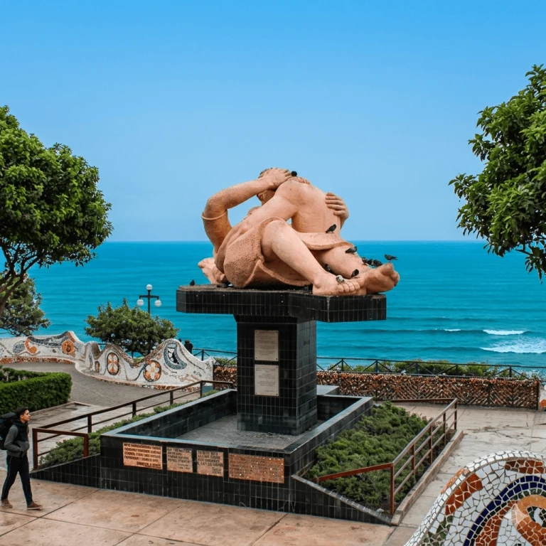 Highlights tour of Miraflores, San Isidro, Barranco and Chorrillos in Lima