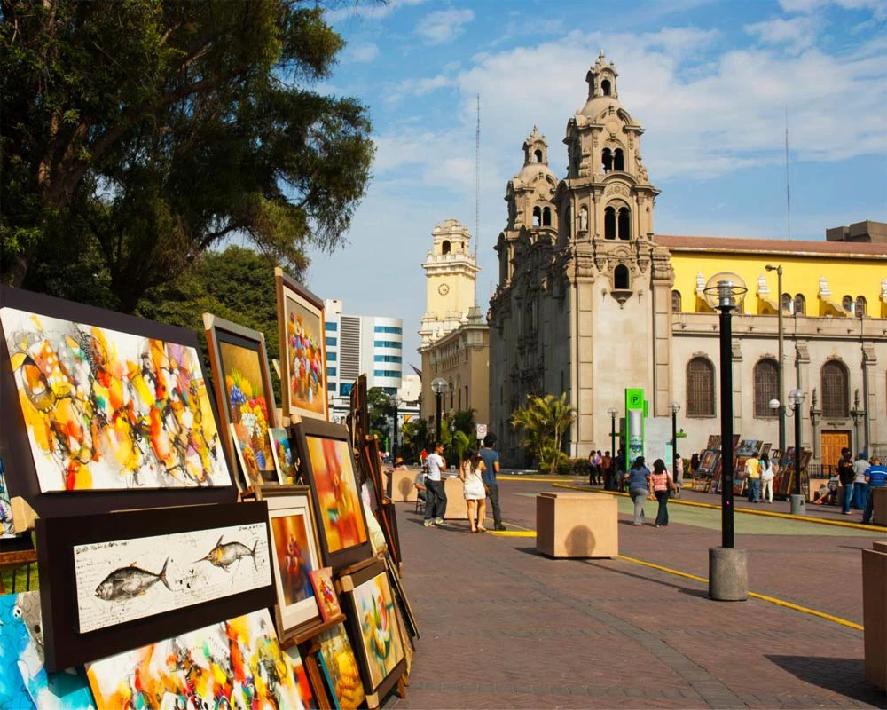 Miraflores Highlights & Huaca Pucllana - Small Group Tour