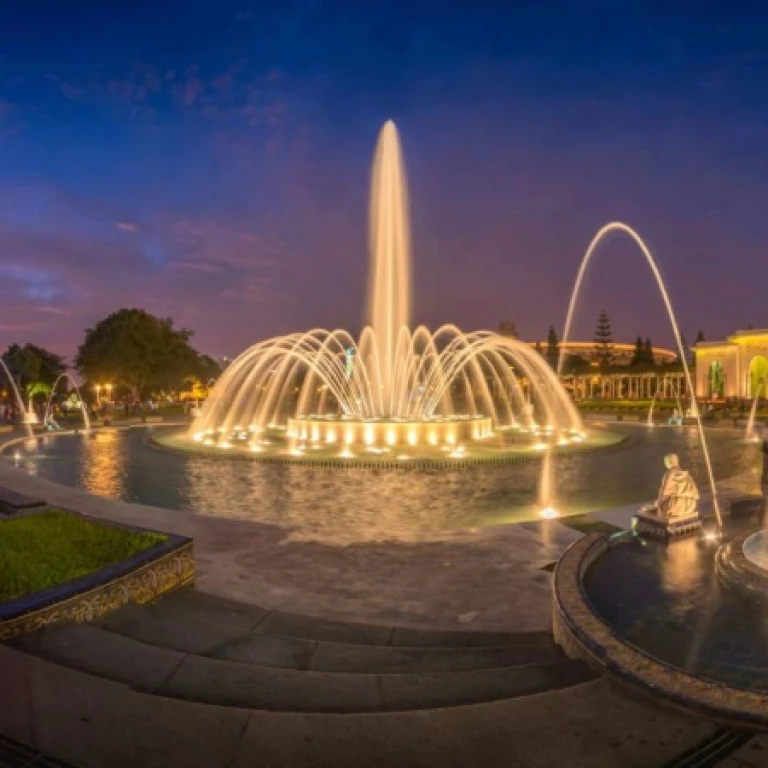 Magic Water Circuit light show tour in Lima with meeting point