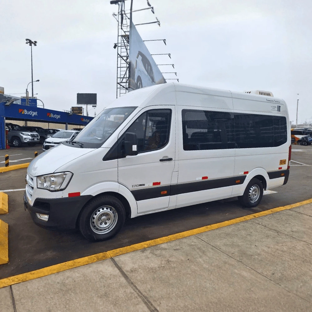 Lima: Private Airport Transfer with Professional Driver