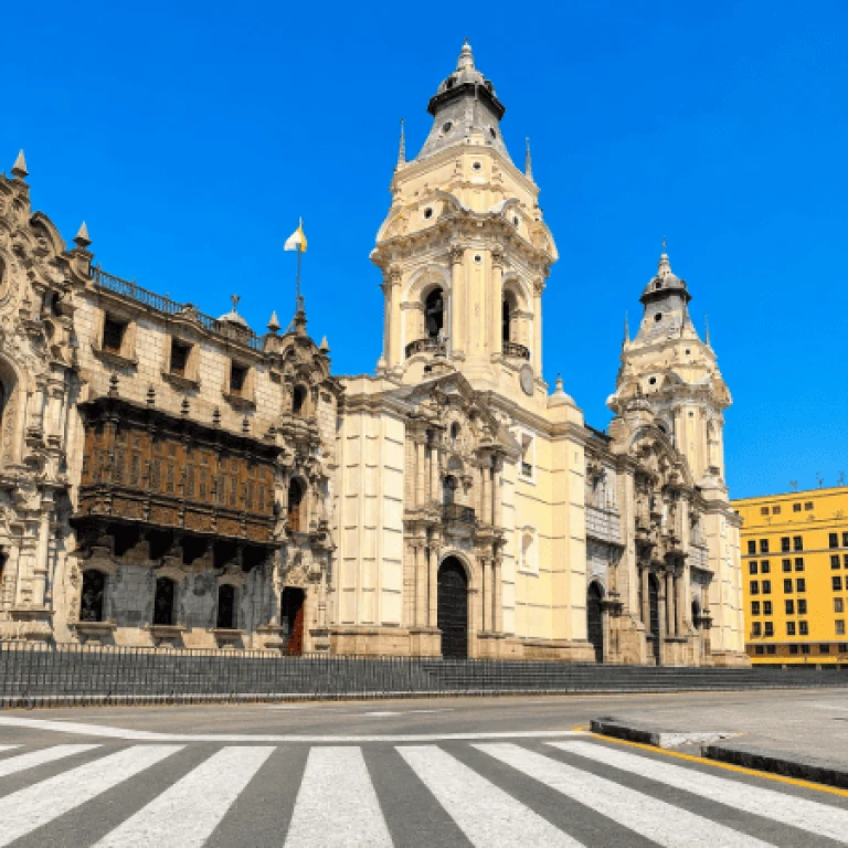 Lima city walking tour with local lunch, shore excursion from Callao port