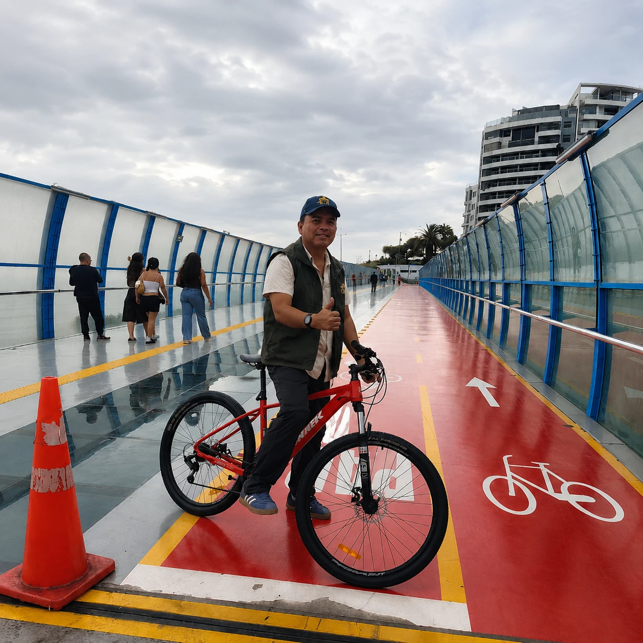 lima-bike-tour-miraflores-glass-bridge