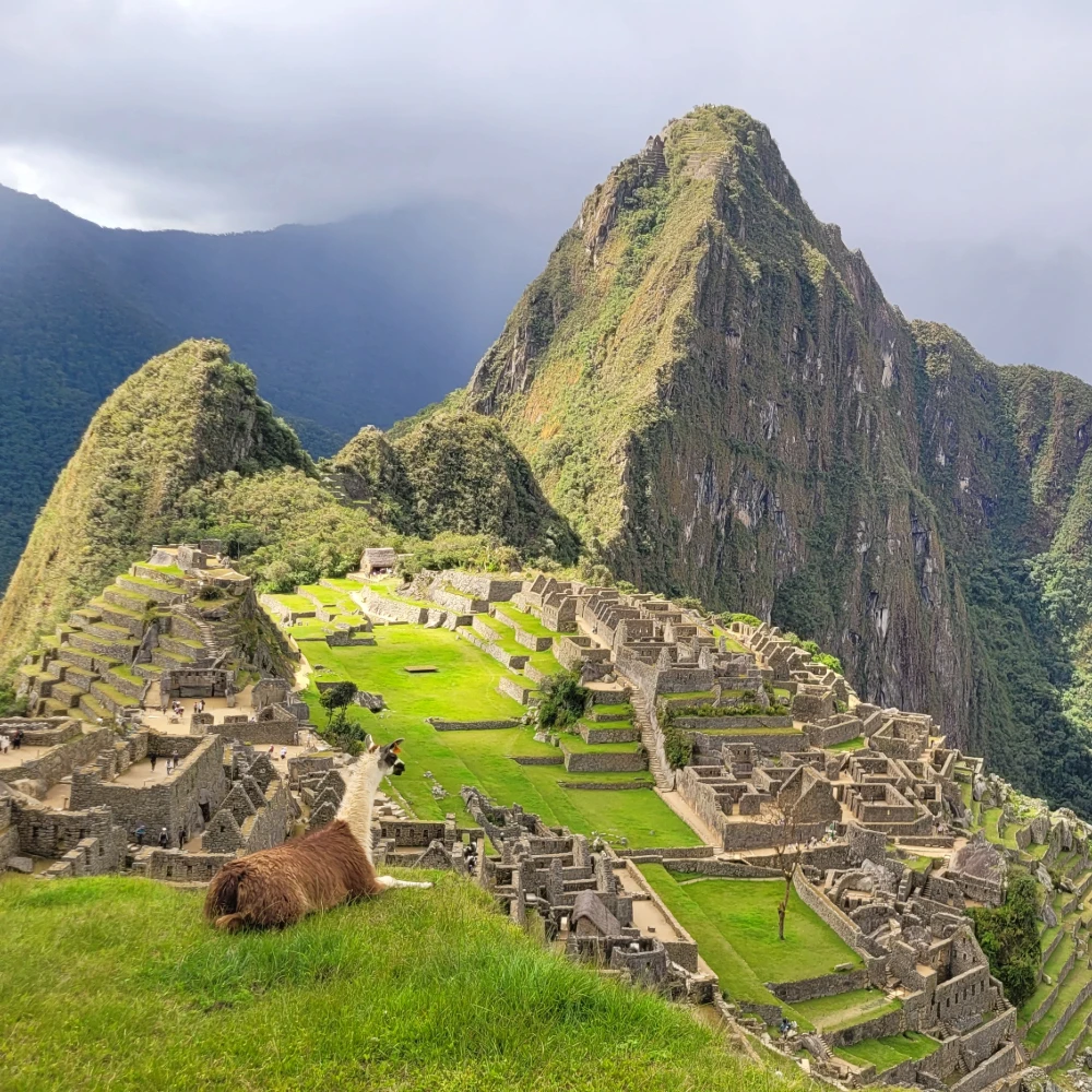 machu-picchu-sacred-valley-landscape