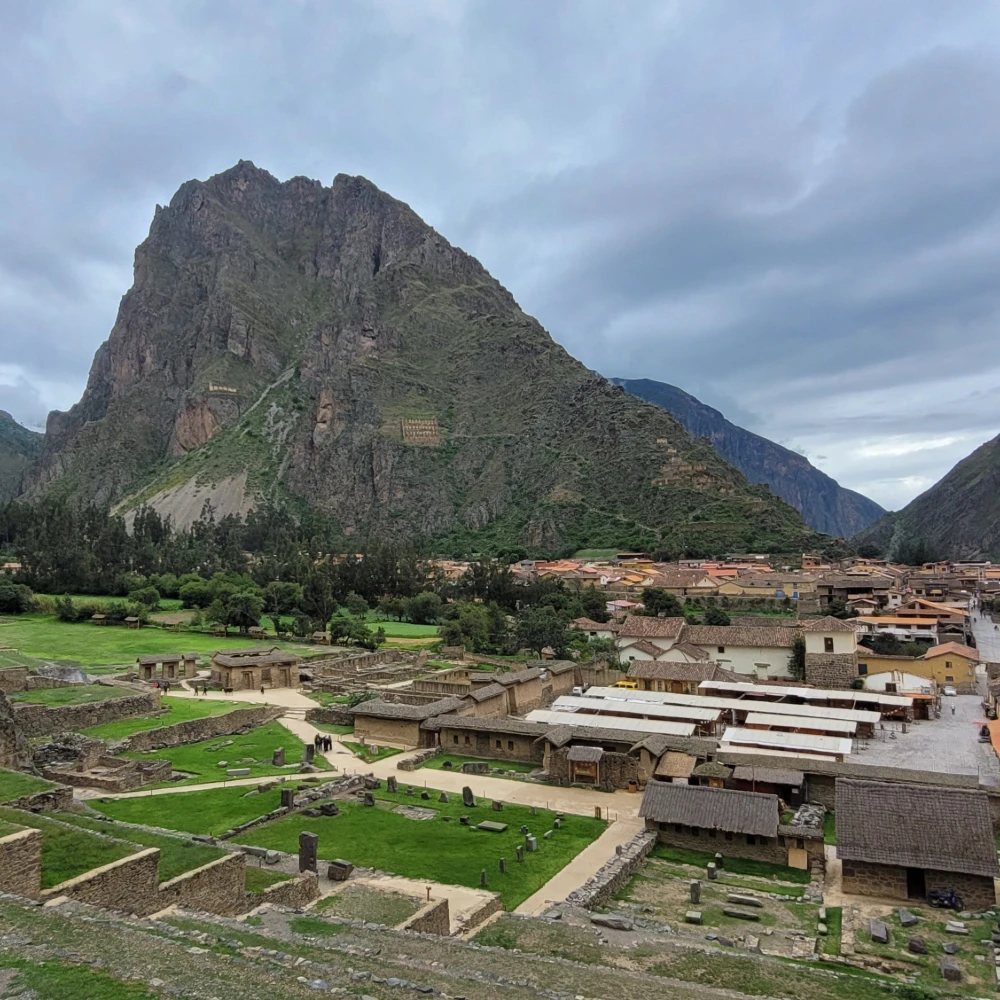 ollantaytambo-inca-ruins-sacred-valley